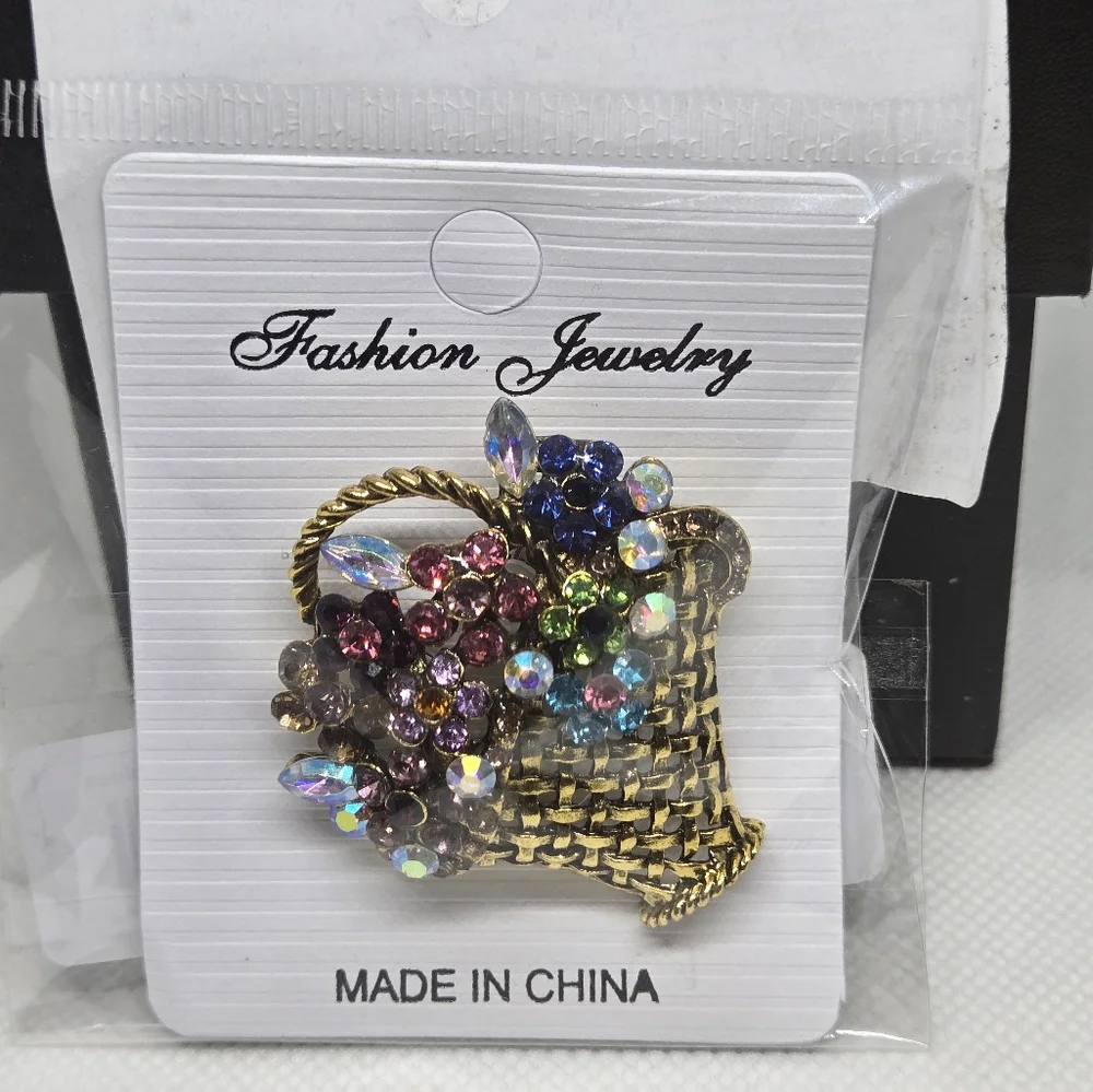 Elegant Gold and Multicolor Brooch - Picture 2 of 5